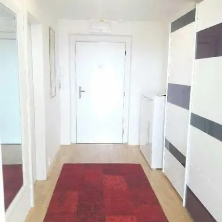 Bright With Terrace Apartman *