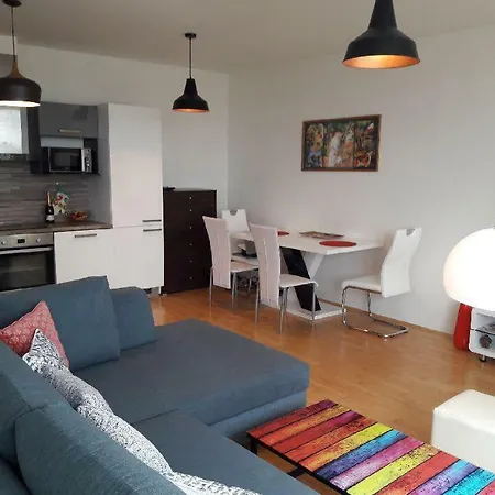 Apartman Bright With Terrace Prága